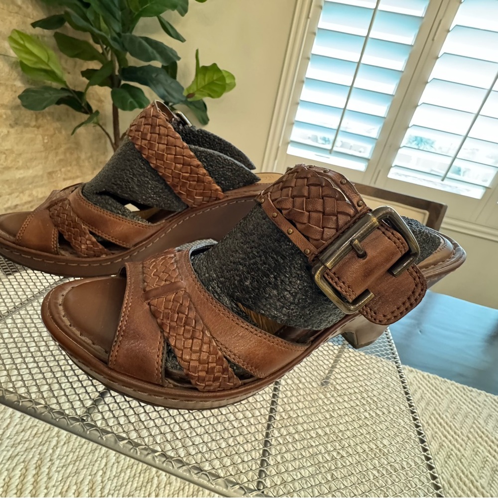 Women's Nurture Brown Woven Sandals, Sz 8.5